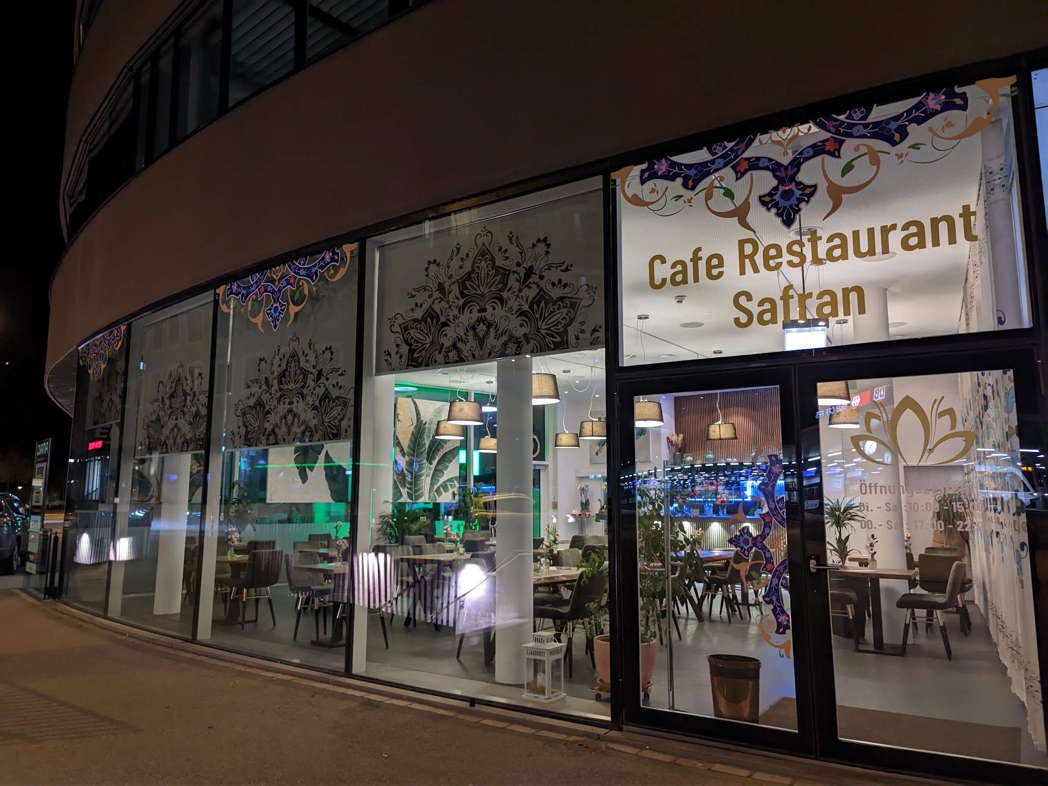 Aussenansicht Restaurant 1001 Nacht bei Nacht